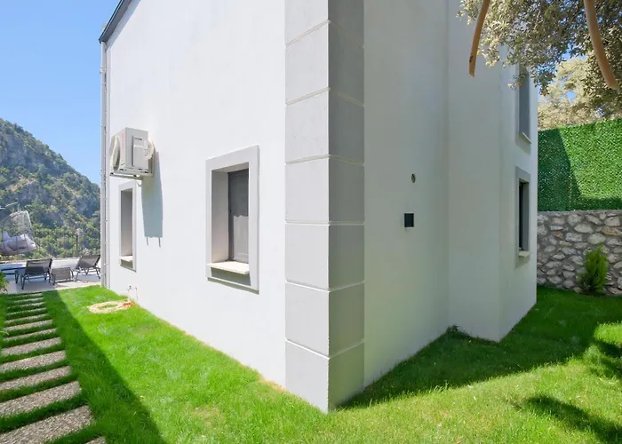 Montana 2 ヴィラ フェティエ